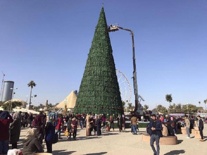 News: Muslim Businessman Erects 85-Foot Christmas Tree in Baghdad 1