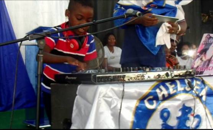 Church Holds Thanksgiving Service to Celebrate Chelsea Premiership Win. 2