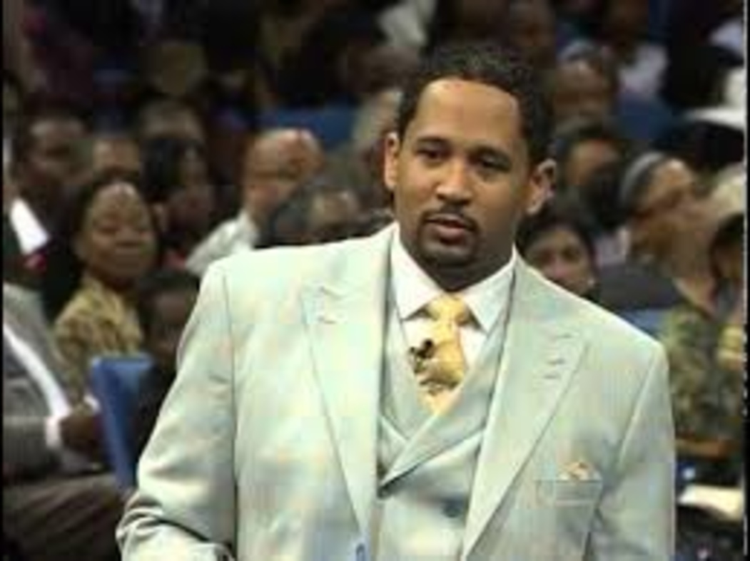 Crenshaw Christian Center Pastor Steps Down Over 'Personal Misjudgments' 4