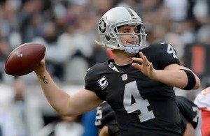 Derek Carr to Tithe 10 Percent of $125 Million Contract; Franklin Graham Praises 'Boldness' of NFL Star 2