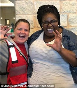 Lifting spirits: Texas woman breaks out into incredible gospel performance inside Hurricane Harvey shelter 4