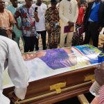 Singer Nosa lays mother to rest. 4