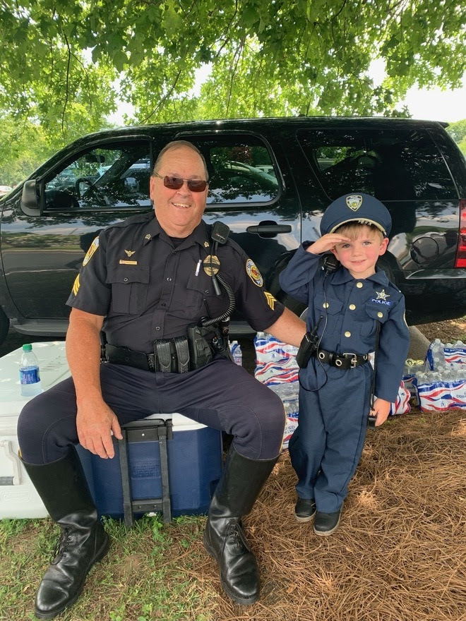 Sonya Isaacs & Jimmy Yeary's Son Pays Tribute At Fallen Officer Service 2