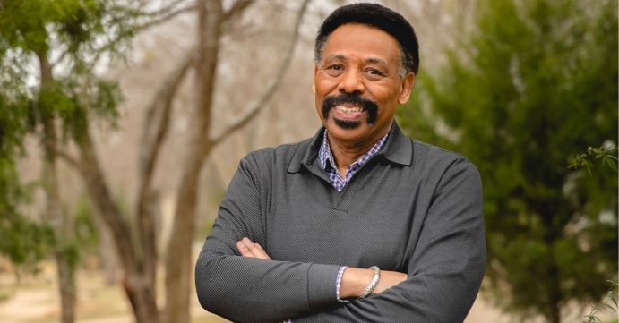 PASTOR TONY EVANS PREACHES ON 'GOD AND LIFE'