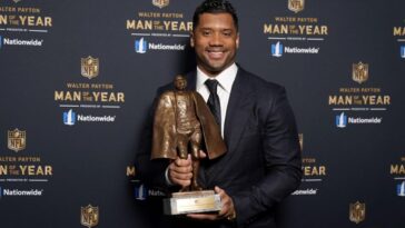 Russell named NFL Man of the Year, quotes 1 Cor. 4