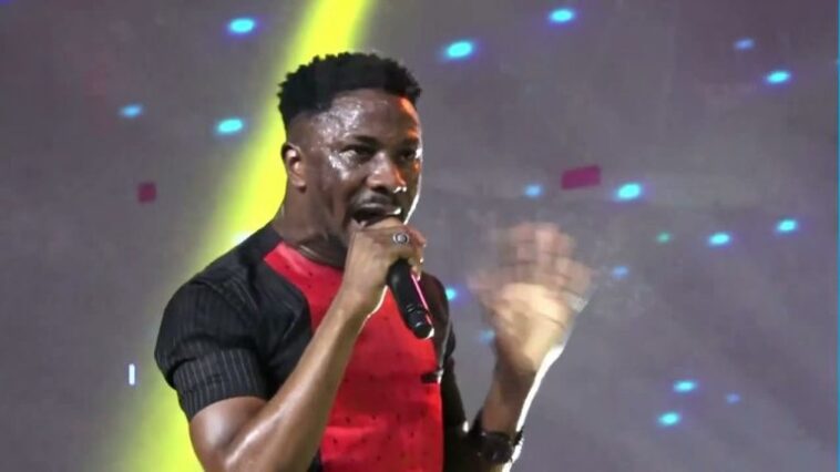 VIDEO: Peterson Okopi Live Ministration at COZA Abuja 1